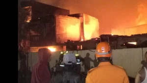 Karena Gas Bocor 30 Rumah Di Jakbar Terbakar Hebat
