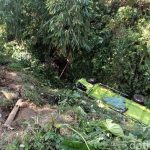 Tak Kuat Menanjak Truk Muatan Material Terjun Ke Jurang