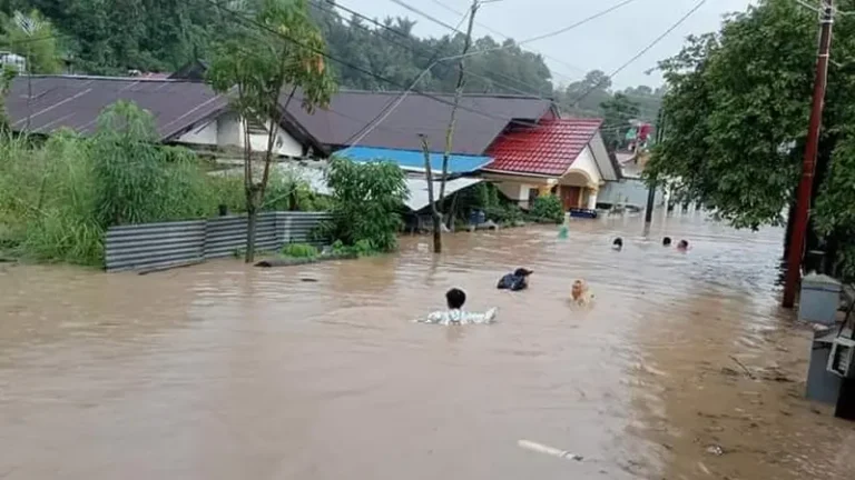 Sejumlah Kawasan Di Manado Banjir