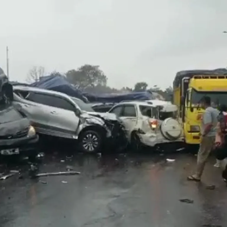 Tragis Kecelakaan Beruntun Di Tol Cipularang Km 92