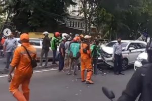 Sopir Ekspedisi Tabrak Pengendara Motor di jakarta Selatan Ditangkap