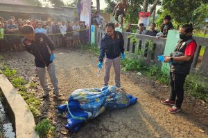 Aksi Pembunuhan Bungkus Jasad Wanita Pakai Sarung