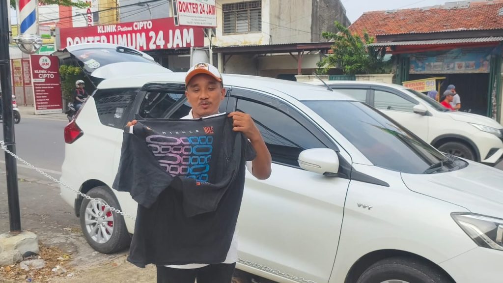 Sopir Taksi "Online" Dikeroyok di Tengah Tol Jakbar