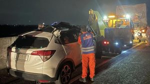 HR-V Tabrak Tronton di Tol Krian 2 Wanita-1 Anak Tewas