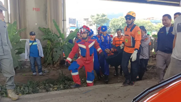 Dua Pria Tewas Setelah Menceburkan Diri ke Kali di Pademangan Di Jakarta Utara